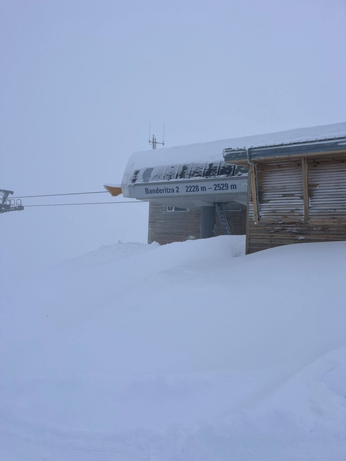 35 см. нов сняг по Пирин и опасност от спонтанни лавини, лоши условия за туризъм в планините