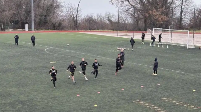 Миньор тренира на пълни обороти в Албена и готви контрола с Лудогорец II, капитанът се завърна