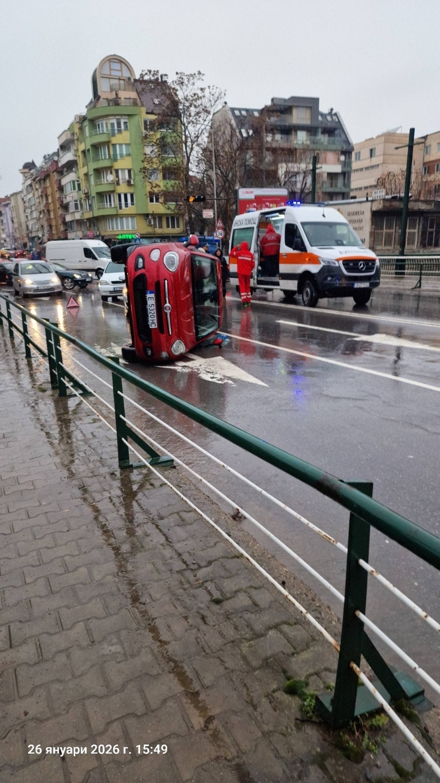 МВР с подробности за катастрофата в Благоевград с обърнат автомобил    