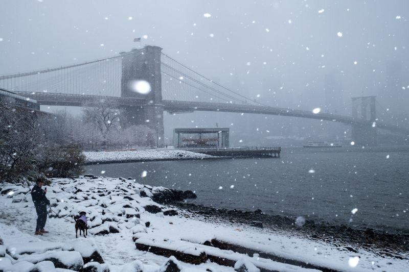 Голямата зимна буря в САЩ причини смъртта на най-малко 30 души