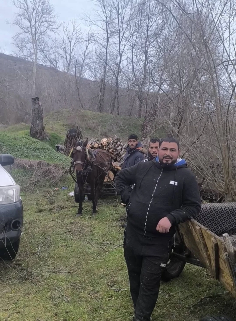 Горски служители заловиха бракониери в Рупите: Секли тополи край храма на Ванга