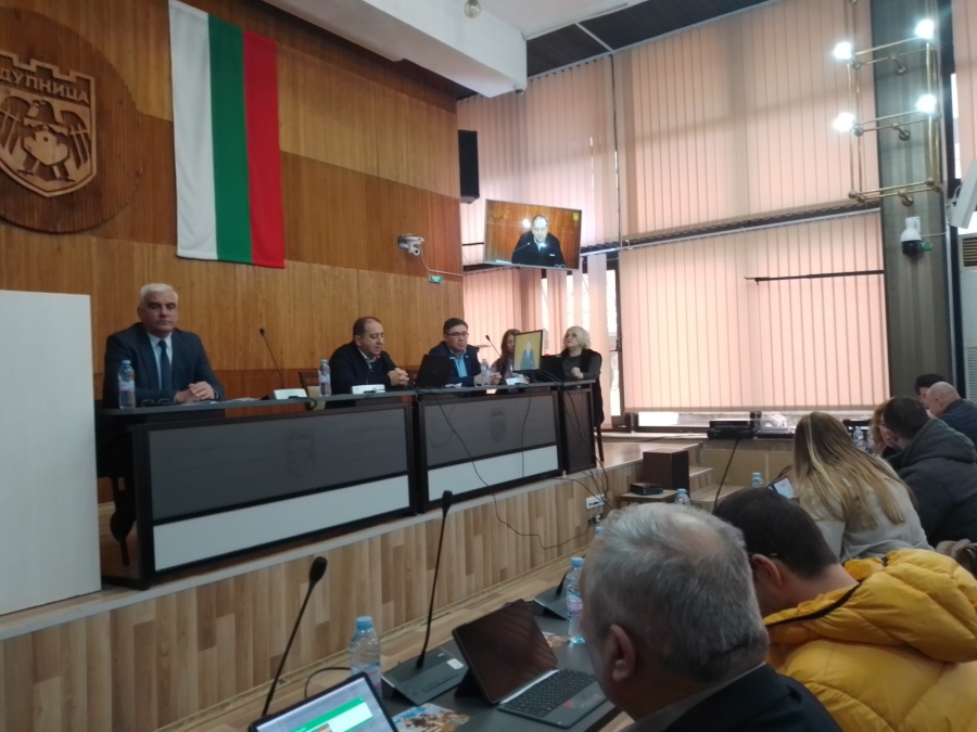 Общински съветници започват проверка в ГУМ в Дупница