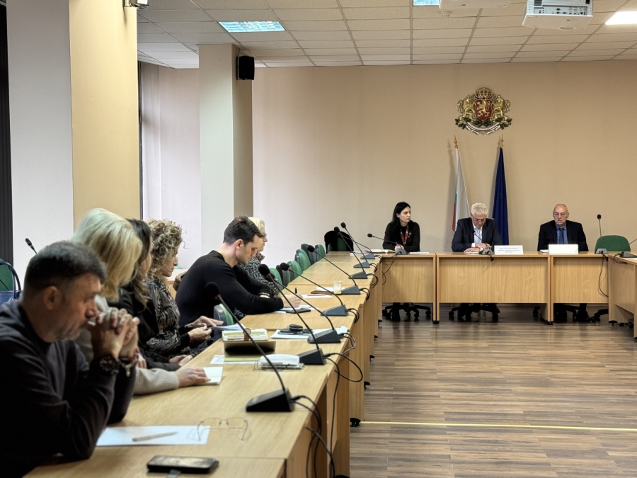 16 екипа на терен в Кюстендилско се борят за всяко дете извън класната стая