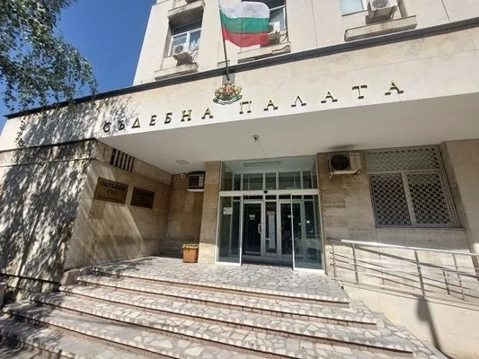 Оставиха в ареста мъж, пребил и потрошил жена си в Кюстендил