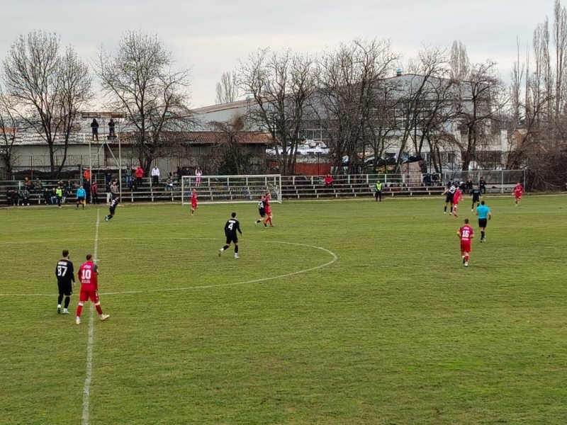 Марек продължава без загуба след 2:2 със Славия