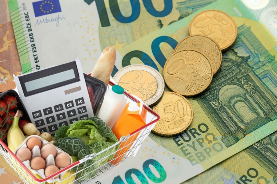 Само с 3 евро е поскъпнала потребителската кошница за един месец