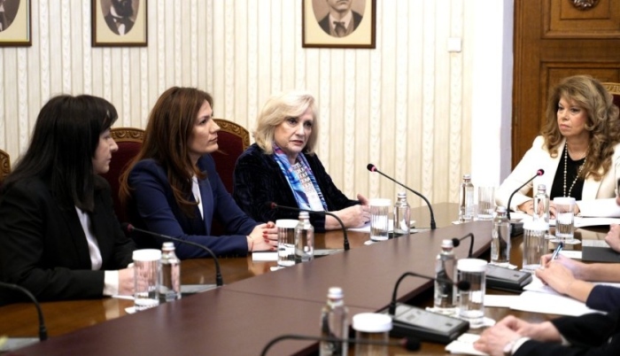 Илияна Йотова пред \