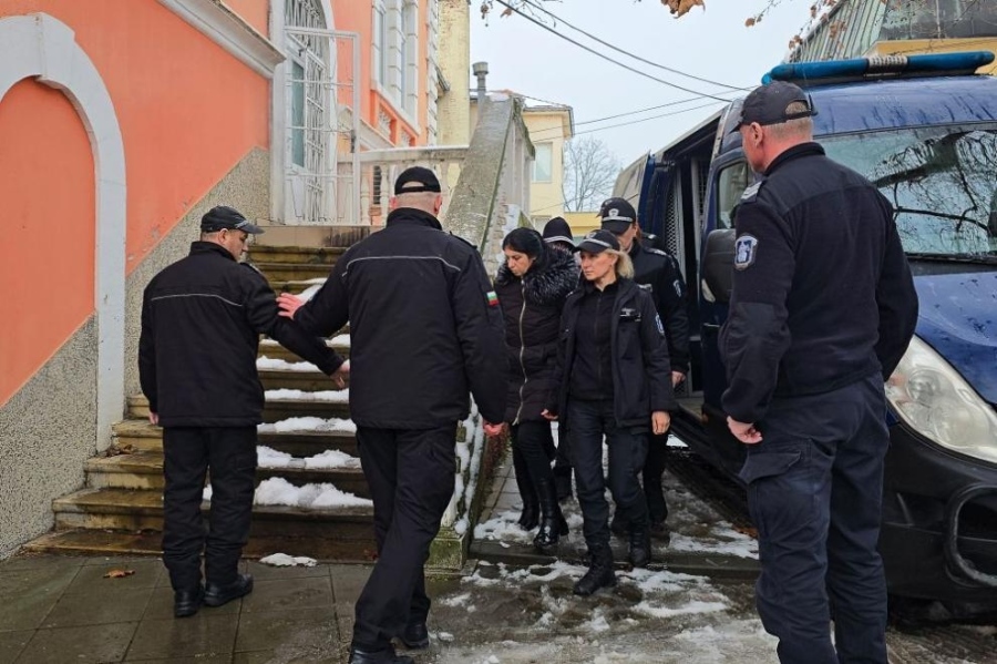 Мъжът и жената, изтезавали животни в Свищовско, остават за постоянно в ареста