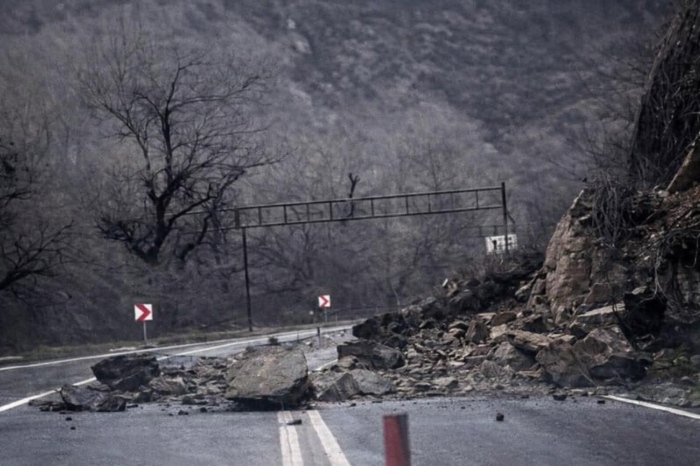 Кърпят положението в Кресненското дефиле, по-сериозни ремонти чак напролет