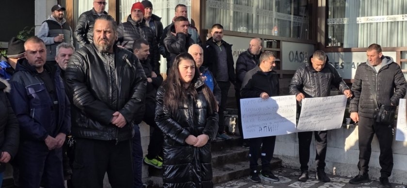 В Сандански се събраха в подкрепа на шофьора, помел край Телиш д-р Костадинов