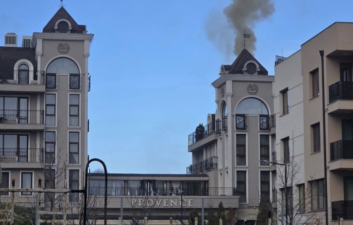 Пожар в хотел „Прованс“ в Петрич: Евакуираха пет човека заради пламнала аспирация