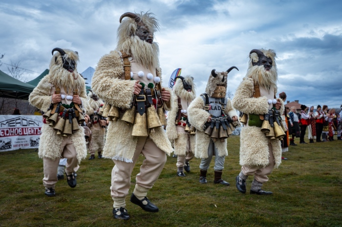 Традиции без граници и много емоции белязаха третия фестивал „На Сурва в Джерман“