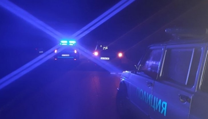 Мъж е с множество фрактури  след удар в дърво край Коркина, изваден е от пожарникари