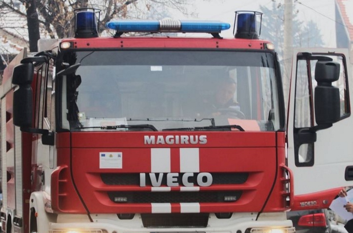 Пожарникари спасиха възрастна жена, заклещена в сандък в Севлиево