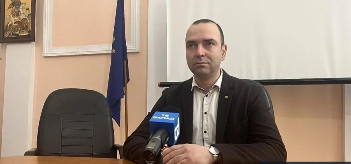 Подготовка за „замърсителят плаща“!  Сменят „бобрите” с 200 индивидуални кофи за всяко домакинство в кюстендилски квартал