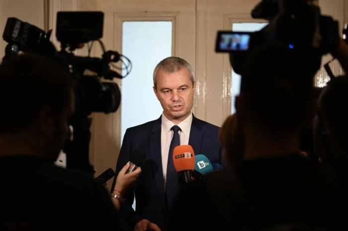 Костадинов: Терзиев да подаде оставка заради подкрепата си за \'\'педофилската секта\'\' в Петрохан