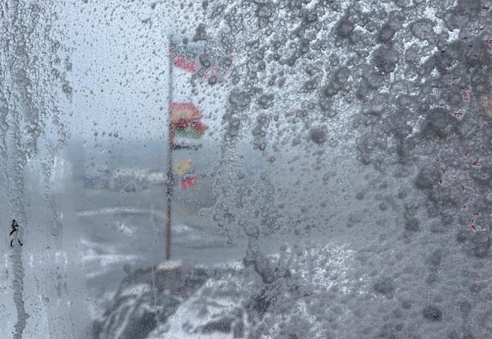 Ураганни ветрове и огромни вълни: Мощна буря удари българската антарктическа експедиция