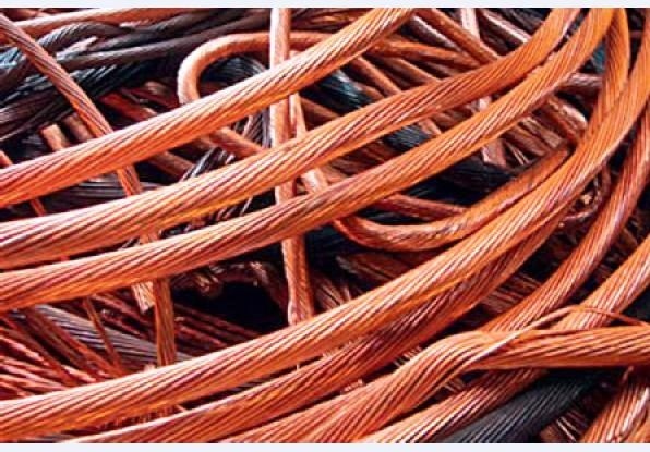 Мъж, две жени и дете отмъкнали 75 метра меден кабел от строеж в Разлог