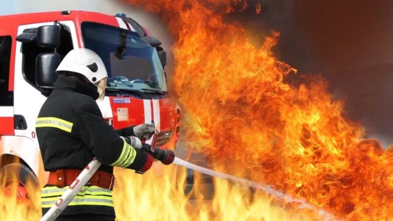 Пожар в подземен паркинг остави част от „Студентски град“ без ток, евакуираха около 40 души