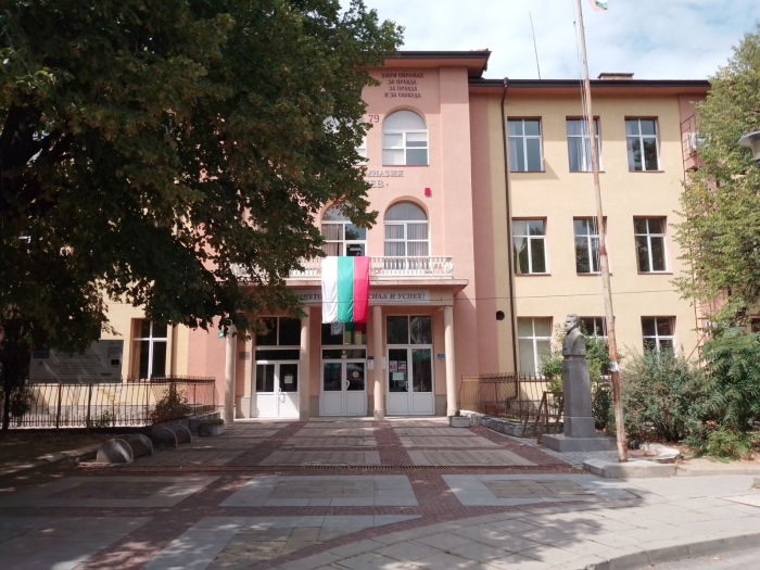 ПГ „Христо Ботев“ - Дупница открива първа по рода си в областта паралелка по роботика с прием след 7 клас