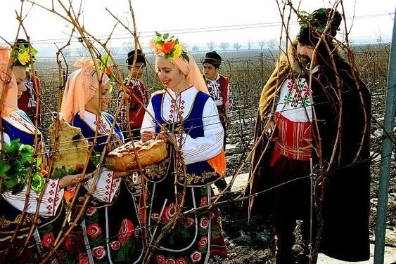 Празнуваме Трифон Зарезан и Деня на лозаря