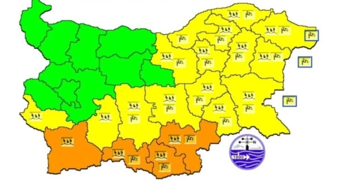 Жълт и оранжев код за опасно време важи днес в по-голямата част от страната, в Благоевград - предупреждение за значителни валежи 