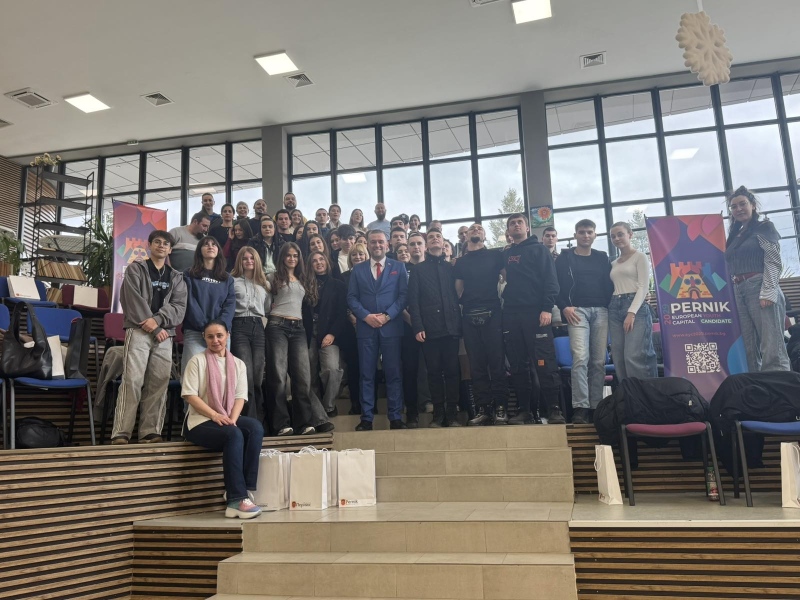 Наградиха над 80 млади доброволци от Перник за принос към в „Сурва“