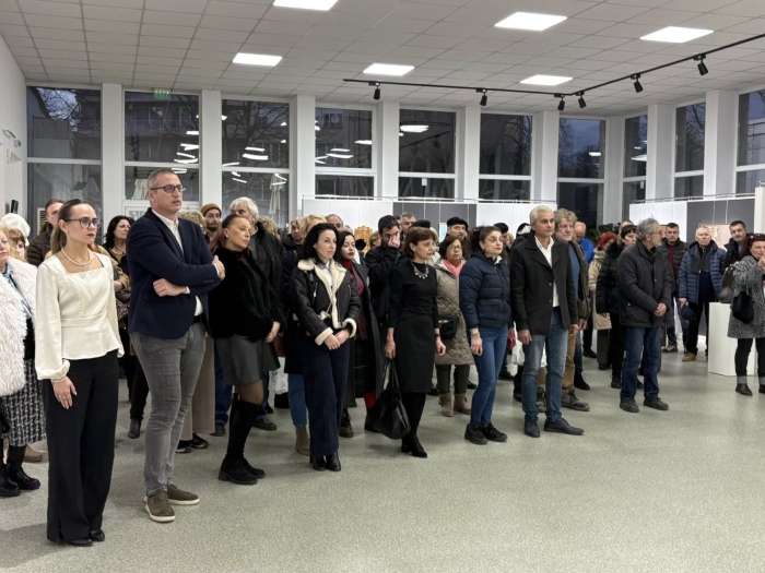 Любовта и виното опияняват с 96 картини на 51 автори в Градска художествена галерия - Благоевград