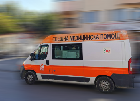 Шофьорка с БМВ помете пешеходец на ул. „Орлинска” в Дупница