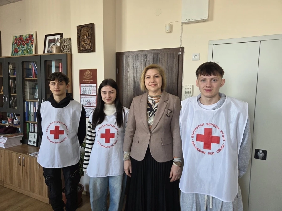 Окръжен и Районен съд - Кюстендил подкрепиха „Мартеничка с кауза“