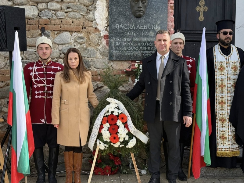 С панихида и поклон Самоков отдаде почит на Апостола