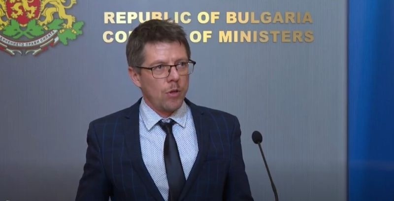 Вицепремиерът Цицелков подава оставка