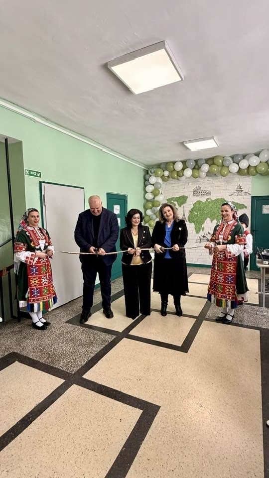 Ново STEM пространство с образователни роботи откриха в ОУ „Димчо Дебелянов“ – Ихтиман