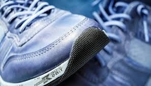 17-годишен щипна маркови маратонки в Кюстендил