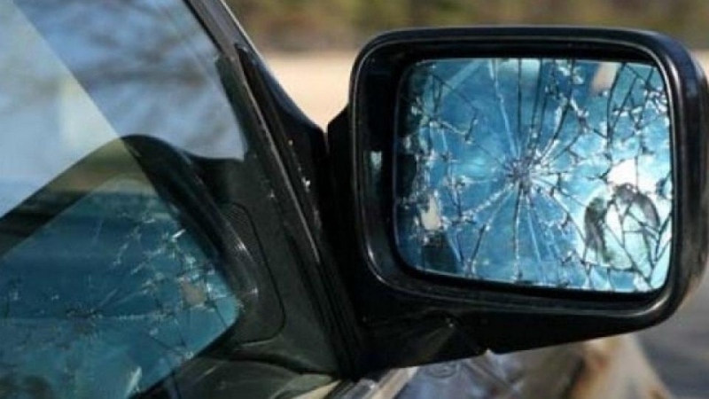 Надраскаха автомобил в Банско, счупени са и огледалата