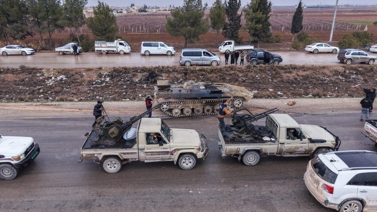 САЩ се изтеглиха от най-голямата си военна база в Североизточна Сирия