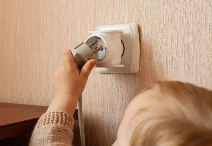 Двегодишно дете почина, поразено от токов удар в Ботевград