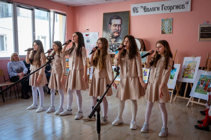 „Аз успявам“ събра ученици от Дупница и Бобов дол  в празник на знанието и екипния дух