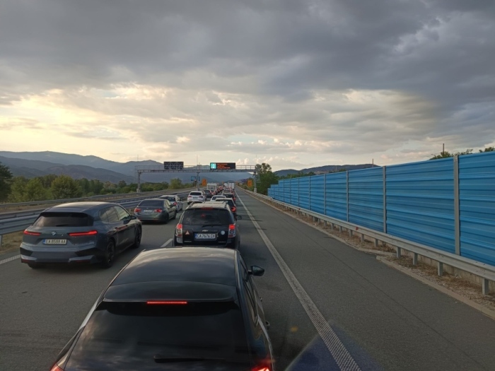 За 3 март спират движението на камиони по \