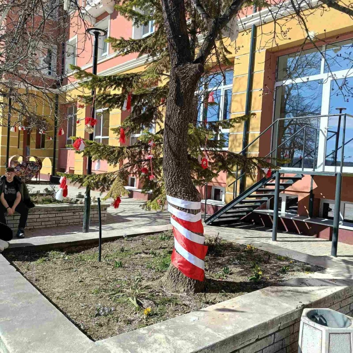 Баба Марта пристигна в Бобов дол