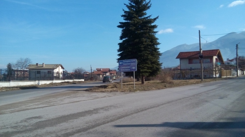 Двама младежи трошиха ауди в Самораново