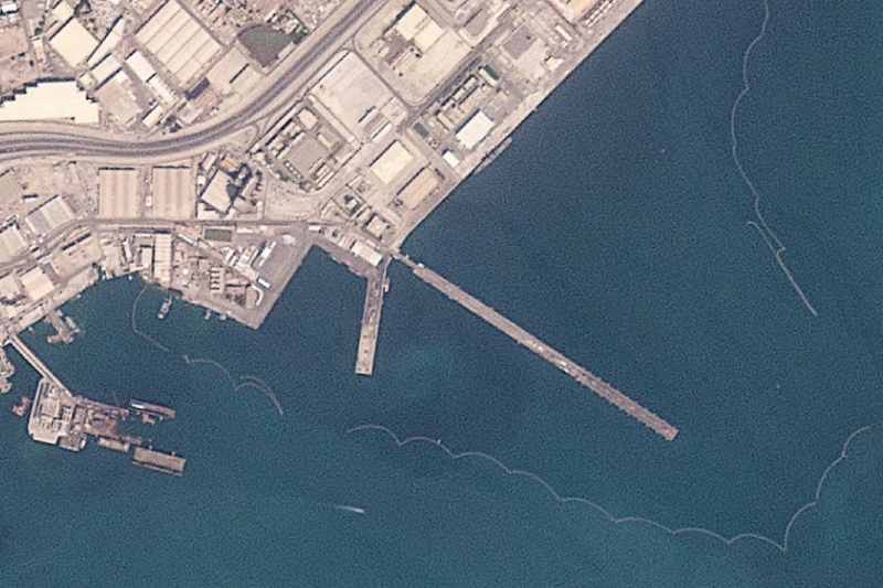 Масирана атака в Залива: Иран удари хотели и жилища в Бахрейн, обстрел и над Саудитска Арабия