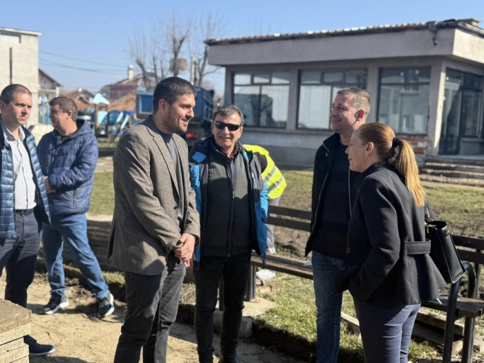 Модерен детски кът в сърцето на Драгушиново: Община Самоков преобразява центъра на селото до лятото