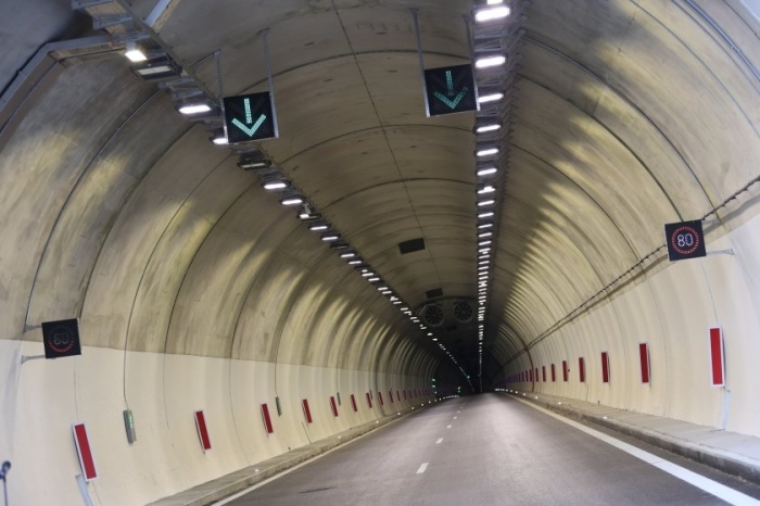Спират временно движението в тунел „Железница“ на АМ „Струма“