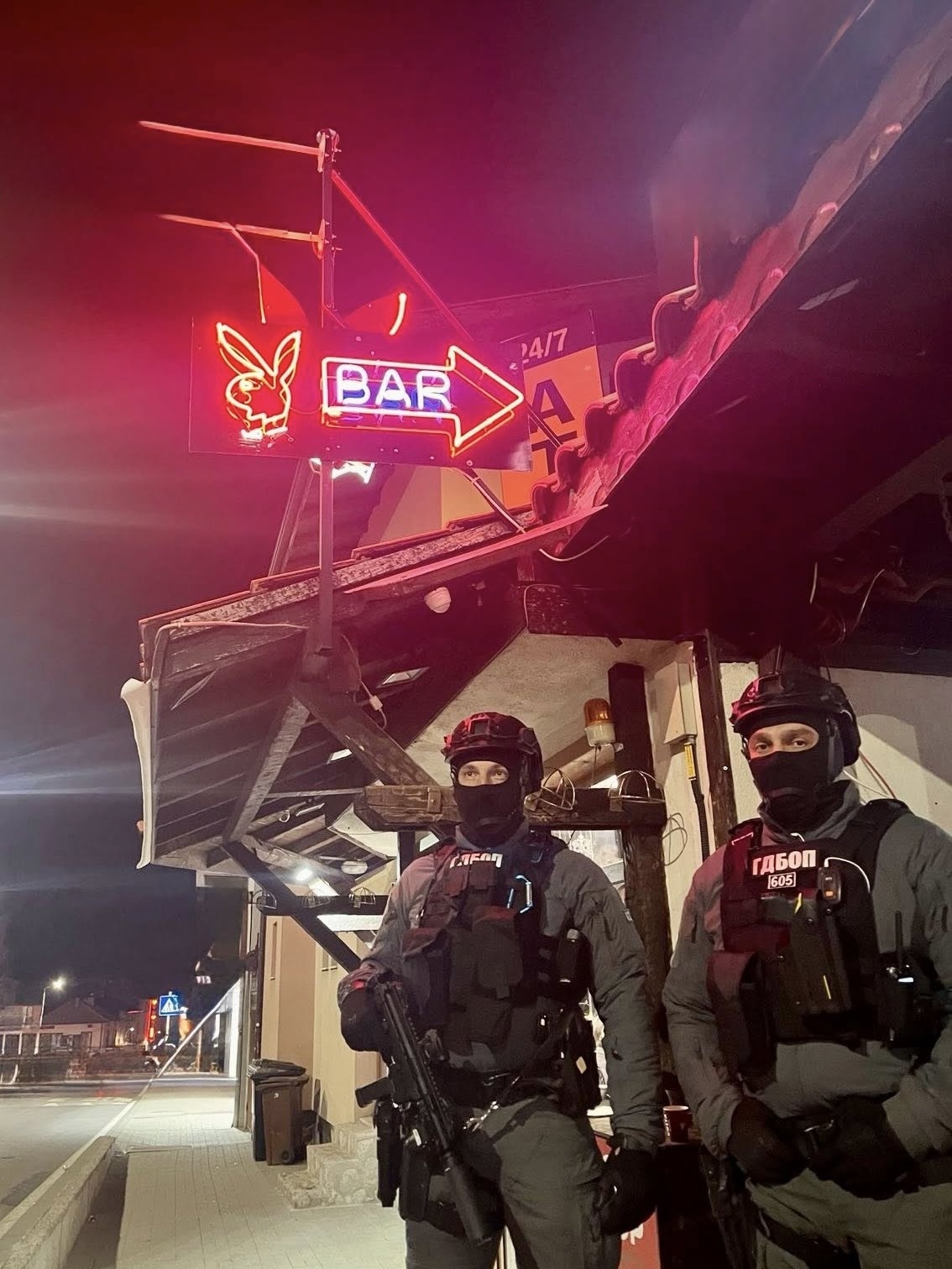 Разбиха мрежа за сексуална експлоатация и рекет при спецоперация в Банско