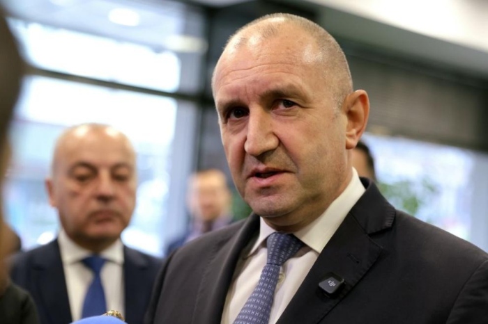 Радев: Миналата година ни лъгаха, че няма да има поскъпване с еврото, а сега че няма пряка заплаха за България