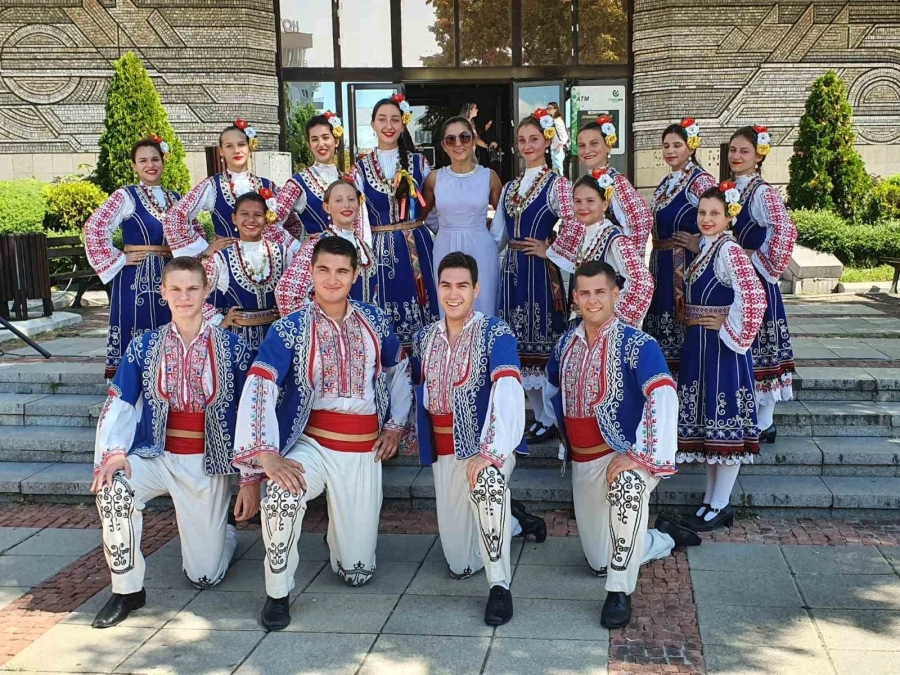 ПТС „Зора“ с юбилеен концерт „20 години танци с вино и любов“, Дилиана Диканска: Магията на фолклора пленява за цял живот