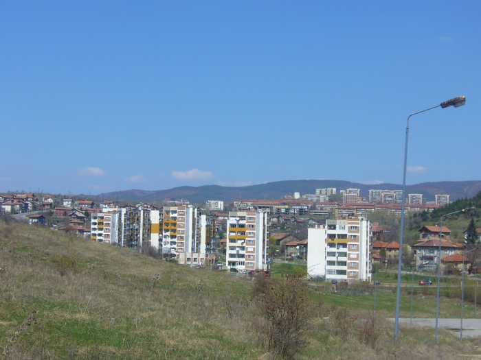3 фирми искат да ремонтират ул. „Ст. Стамболов“ в Бобов дол, само 1 оферта за обновление на ул. „Стубело“