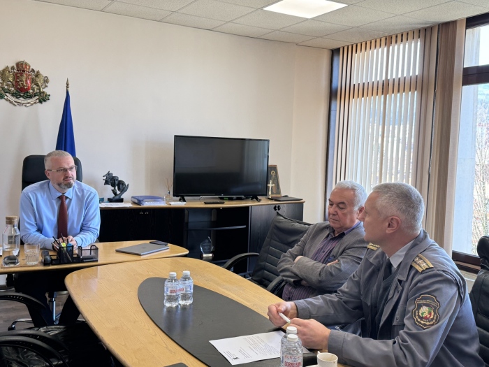Областният управител на Кюстендил обсъди готовността за кризи и работата на системата за ранно предупреждение BG-ALERT
