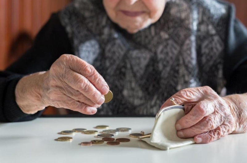 Великденските добавки ще бъдат изплатени заедно с пенсиите за април